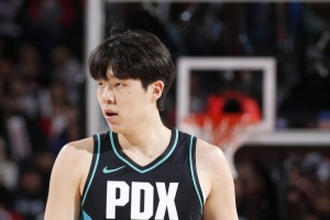 小杨对NBA防守强度和竞争性没深层次了解 这也是交学费的一部分吧
